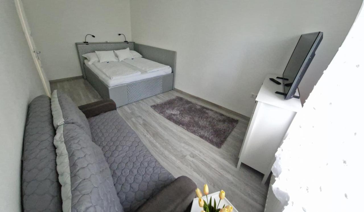 Martina Apartman Bekescsaba Bagian luar foto